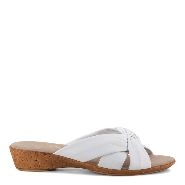 Seashore / White